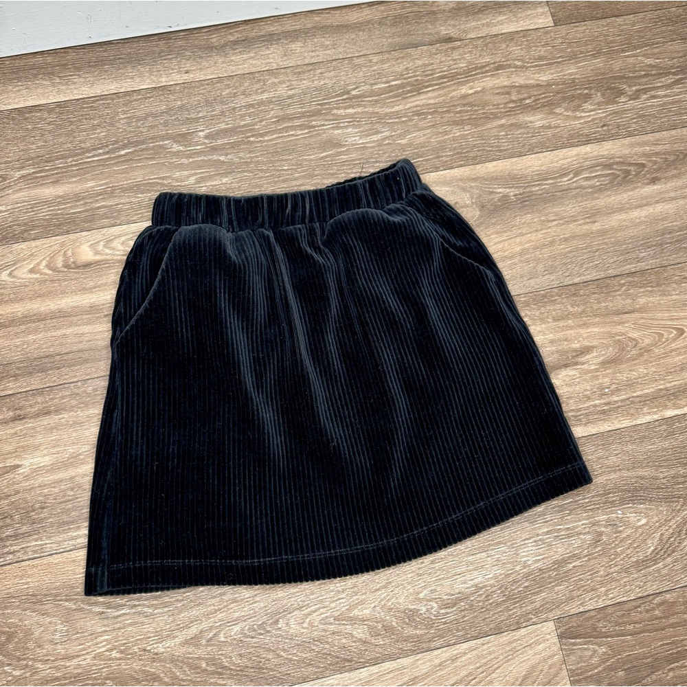 Stitch & Pine Black corduroy Mini Skirt Women’s Size Small Preowned - Picture 2 of 8